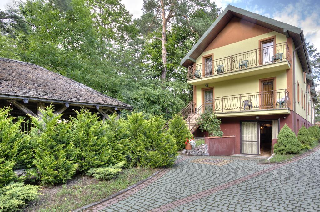 Augustowia Hotell Exteriör bild