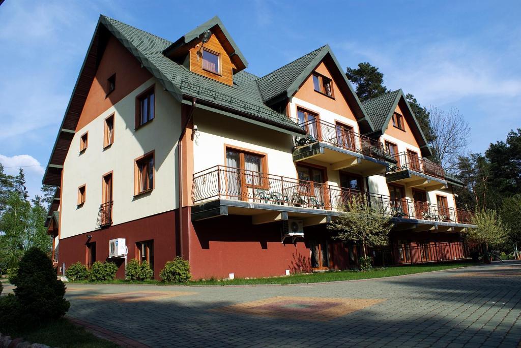 Augustowia Hotell Exteriör bild